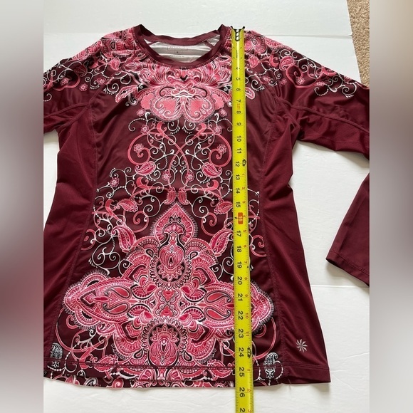 Athleta Runaway Paisley Long Sleeve Top Size Medium Red Pink - Picture 8 of 8
